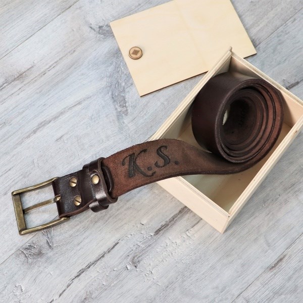 Кожаный ремень с гравировкой Belt